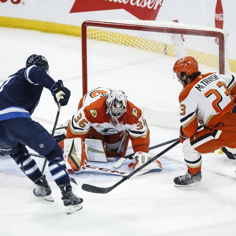 Veteran goalie John Gibson giving Anaheim Ducks 'sense of calmness'